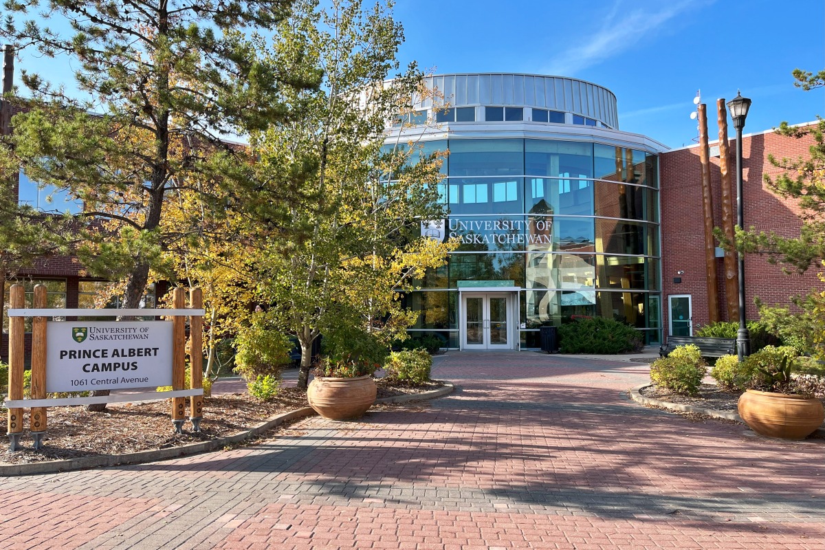 exterior of the USask Prince Albert Campus building