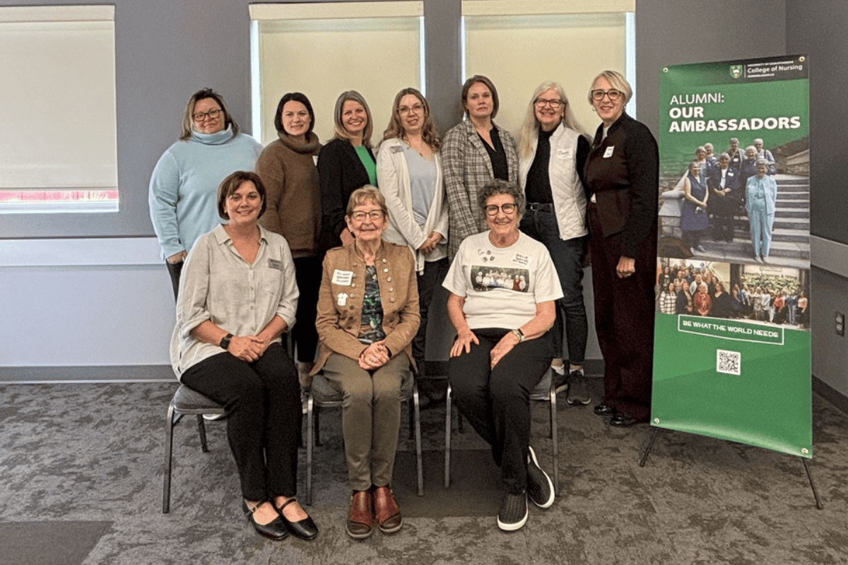 Group phot at an alumni reunion.